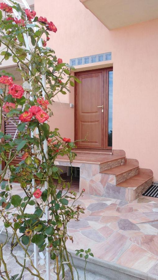 Bed and Breakfast The Roses Garden La Maddalena  Exterior foto