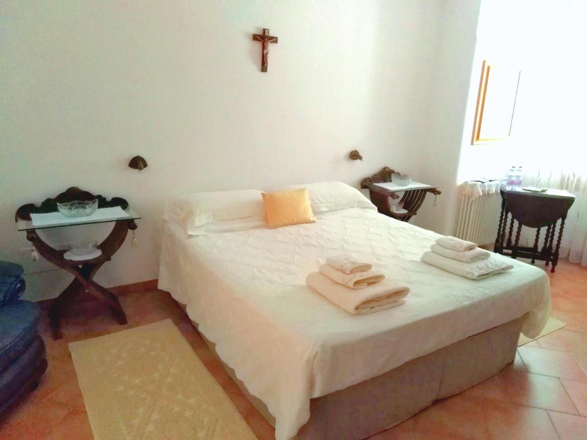 Bed and Breakfast The Roses Garden La Maddalena  Exterior foto