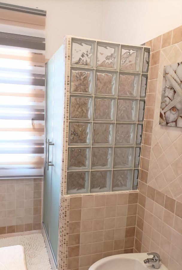 Bed and Breakfast The Roses Garden La Maddalena  Exterior foto
